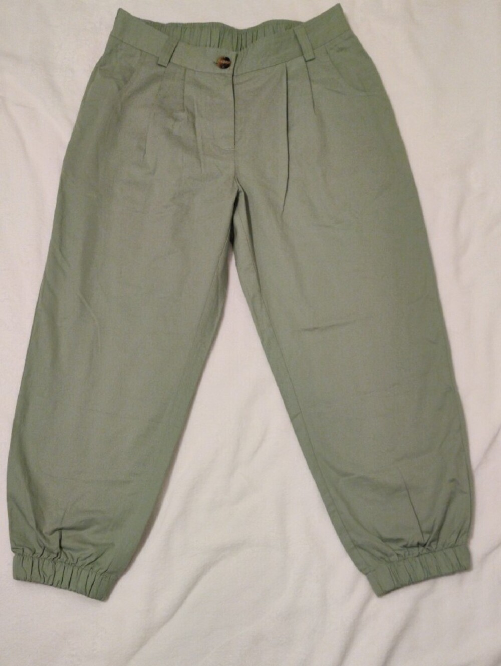 HALARA Light Sage Elastic-Cuff Chino Pants - Picture 12 of 13